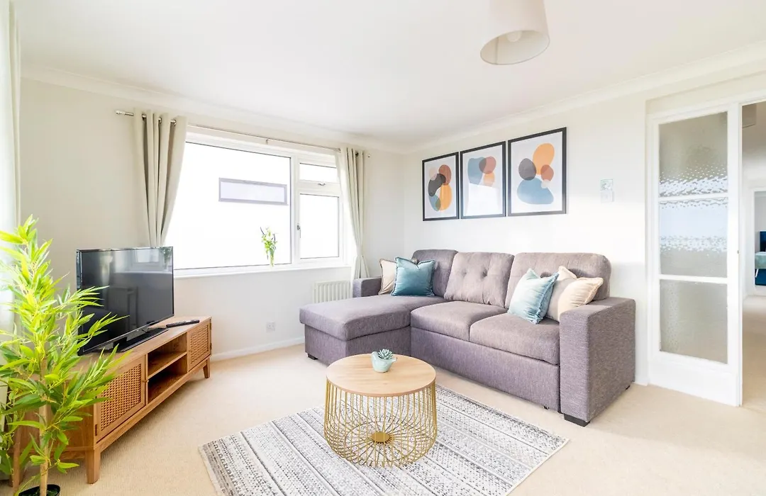 Panoramic Sea View 2 Bedroom Sleeps 6-Free Parking-1